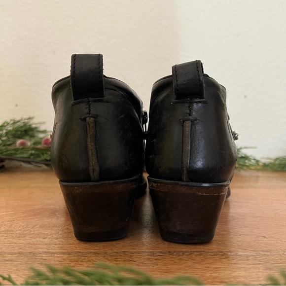 Frye Sacha Moto Shootie Black
Leather Ankle Boots Size 6.5 B - Picture 8 of 14